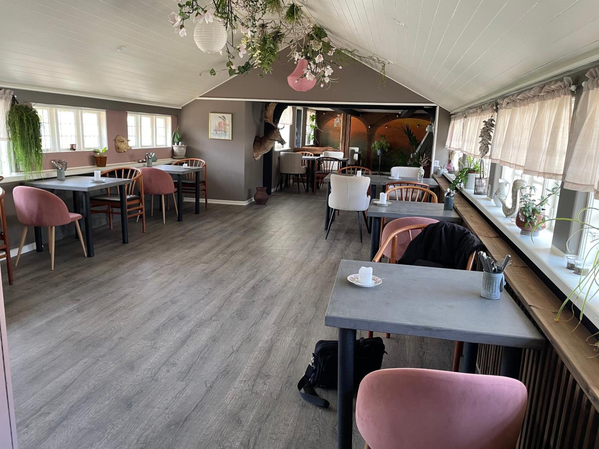 Hotel Strandgaarden Vesterø Havn Buitenkant foto