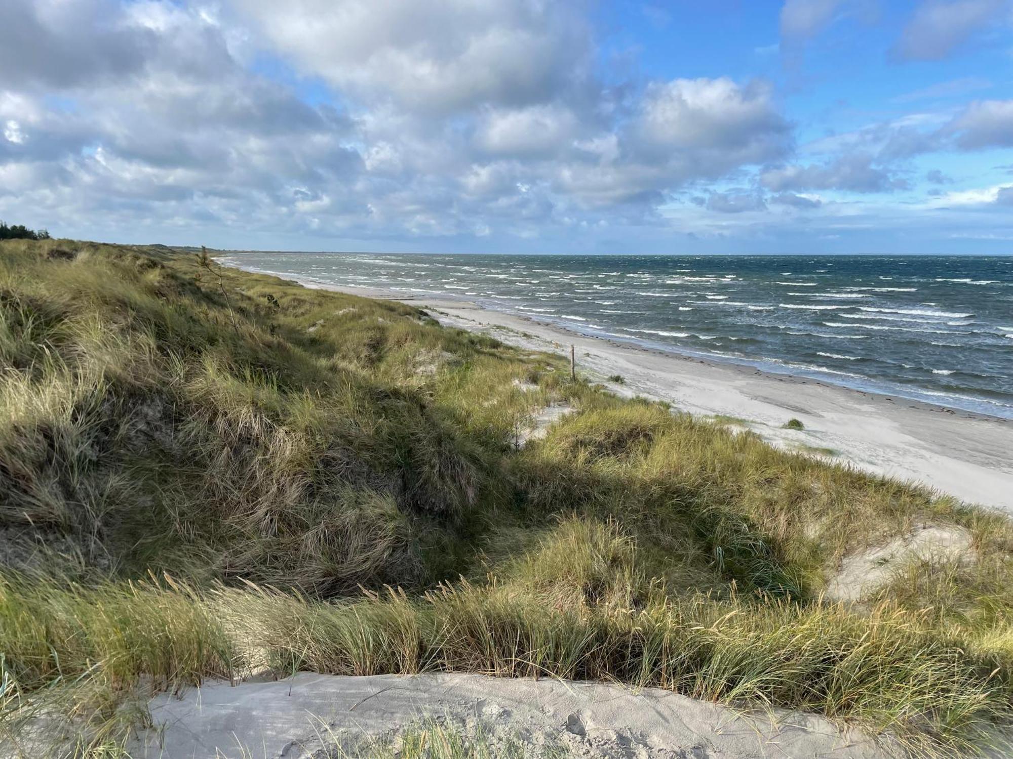 Hotel Strandgaarden Vesterø Havn Buitenkant foto
